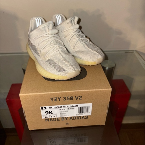 Adidas Yeezy Boost 350 V2 Kids Sneakers - Cream White -  divino.acegroup.co.in